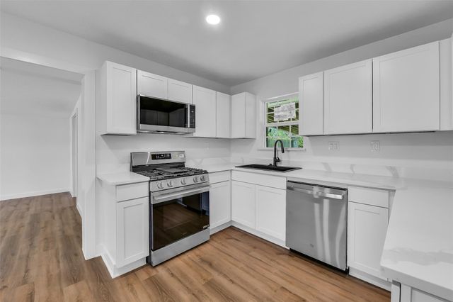 1913 41st Avenue N, Texas City, TX 77590