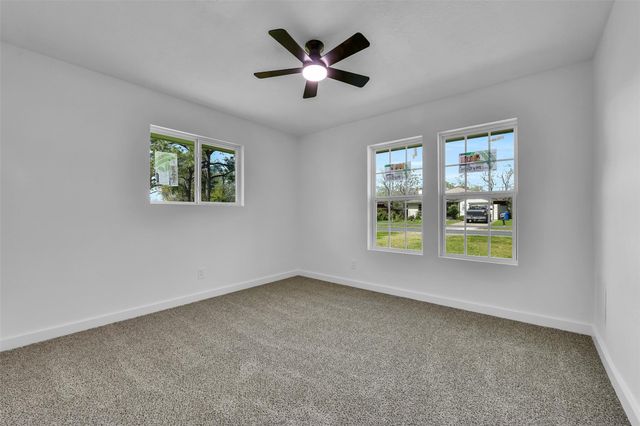 1913 41st Avenue N, Texas City, TX 77590