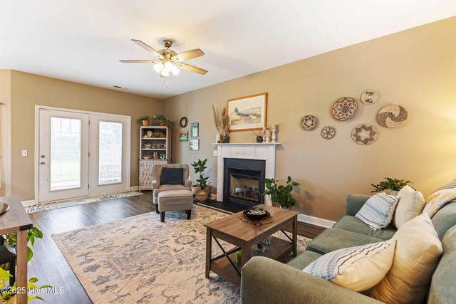 118 Moonstone Court, Jacksonville, NC 28546