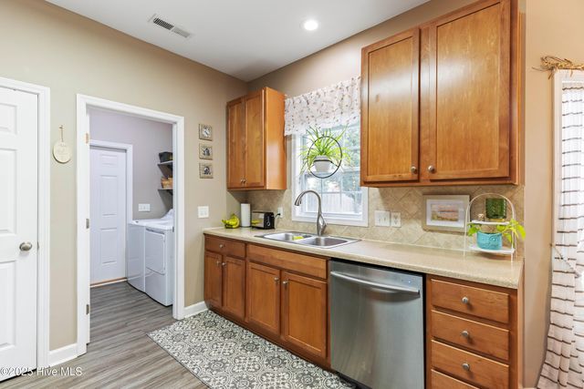 118 Moonstone Court, Jacksonville, NC 28546