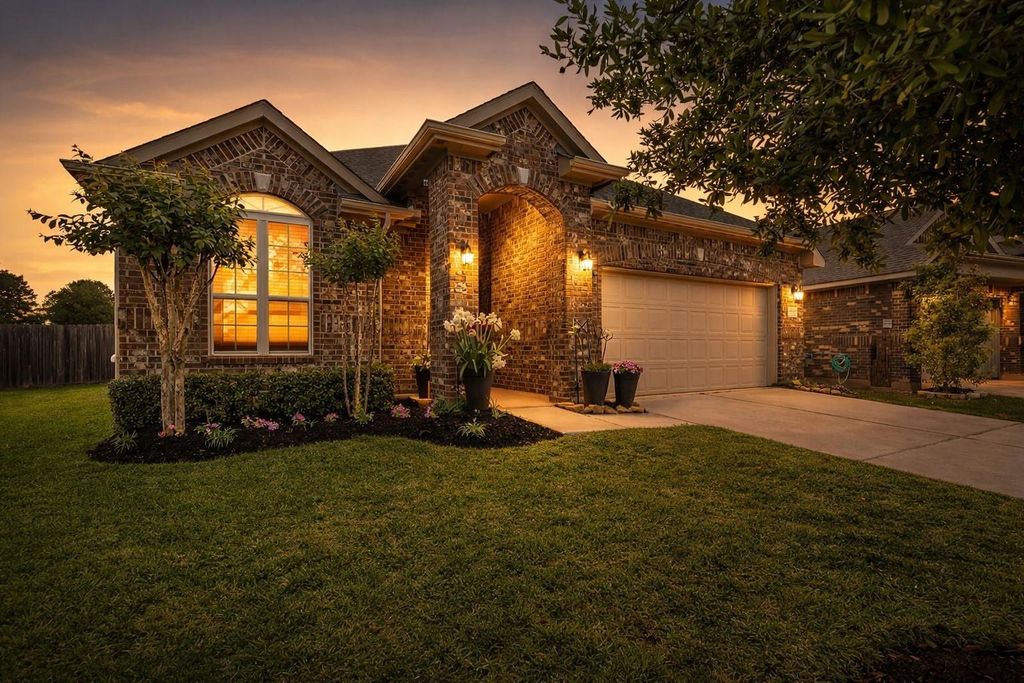 19055 Minero Lane, Montgomery, TX 77356