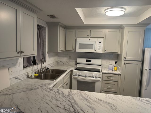 106 Westcliff Circle APT C, Warner Robins, GA 31093