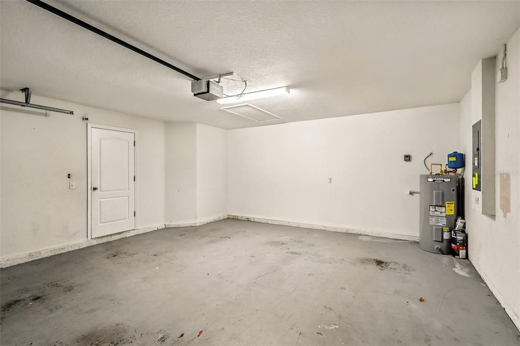 Image 23 of property listing at 6867 HEATHERBROOK DRIVE, Lakeland, FL 33809