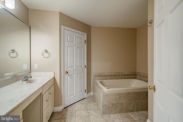 143 BIRCHWOOD DR, West Chester, PA 19380