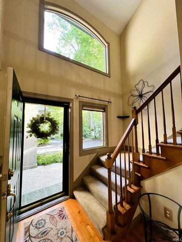 1606 Pine Top Trace, Mishawaka, IN 46545