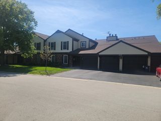 2115 Lancaster Circle 202D, Naperville, IL 60565