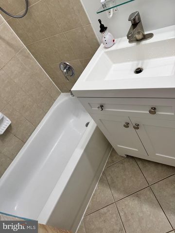 7512 HAWTHORNE #3, Hyattsville, MD 20785