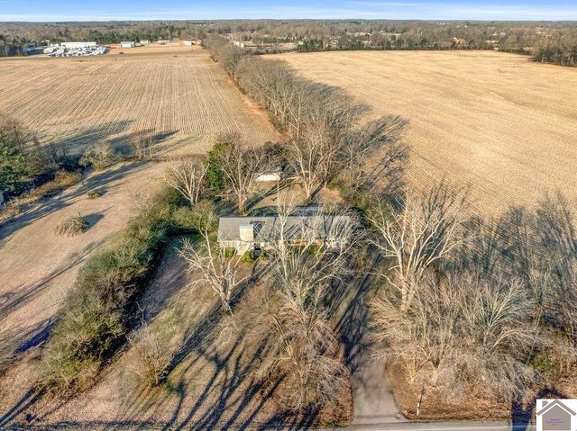 1013 Radio Rd, Almo, KY 42020