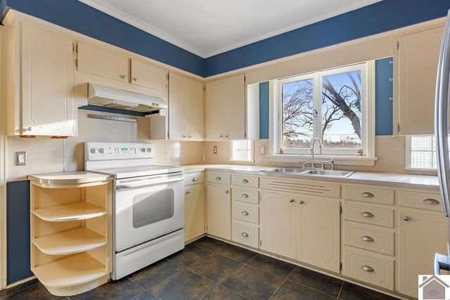 1013 Radio Rd, Almo, KY 42020