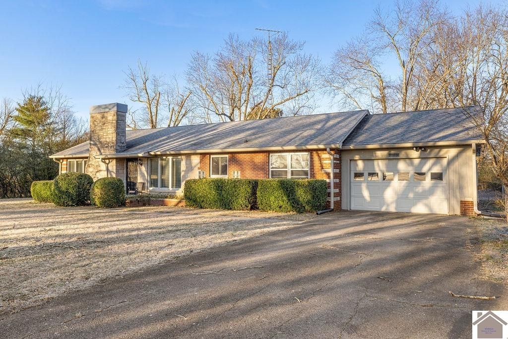 1013 Radio Rd, Almo, KY 42020