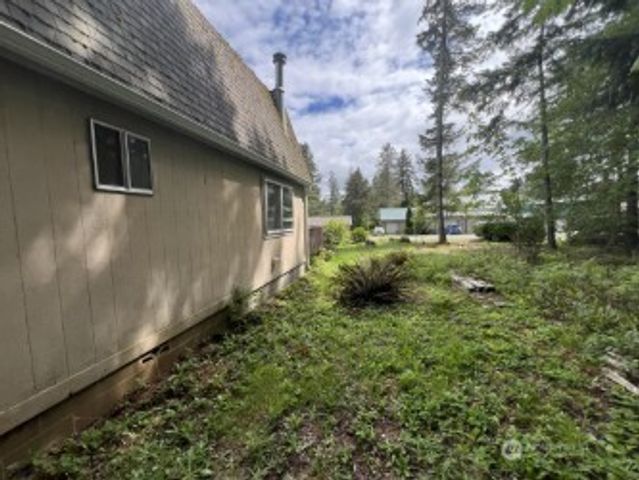 130 N Fairway Drive W, Hoodsport, WA 98548