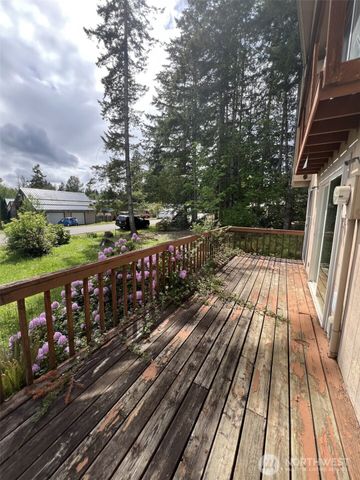 130 N Fairway Drive W, Hoodsport, WA 98548