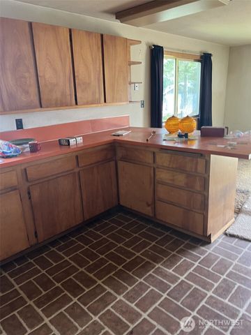 130 N Fairway Drive W, Hoodsport, WA 98548