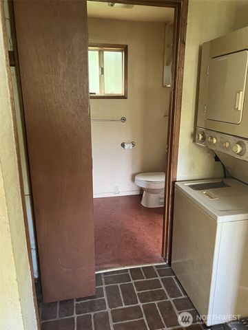 130 N Fairway Drive W, Hoodsport, WA 98548