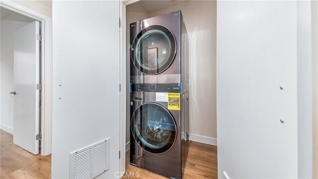 17158 Chatsworth Street 3, Granada Hills, CA 91344