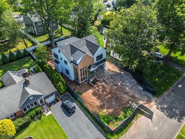 125 Tudor Oval, Westfield Town, NJ 07090