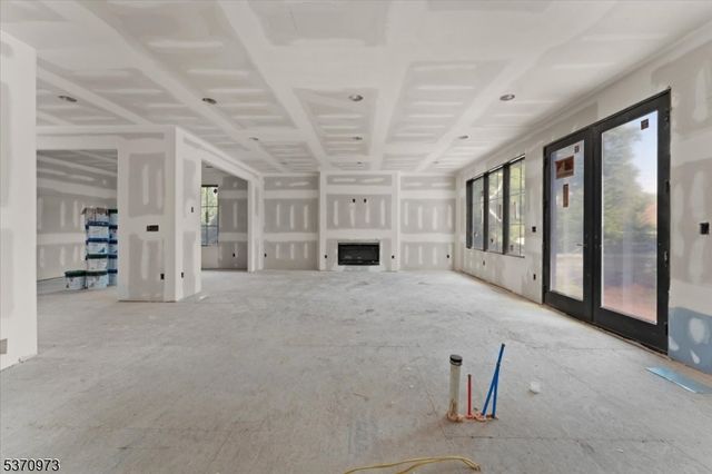125 Tudor Oval, Westfield Town, NJ 07090
