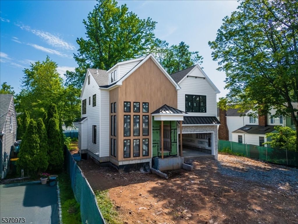 125 Tudor Oval, Westfield Town, NJ 07090