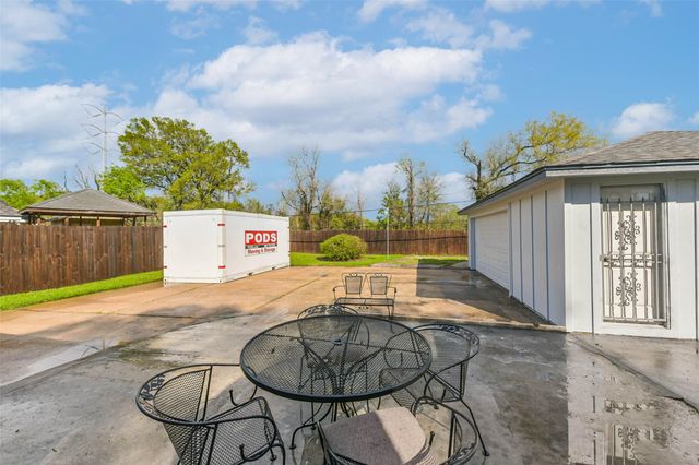 12330 San Lucia River Drive, Houston, TX 77050