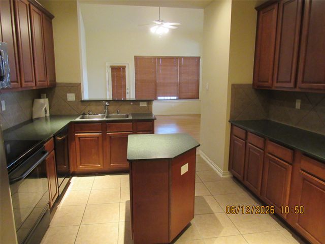 4100 Woodland Trail, Carrollton, TX 75007