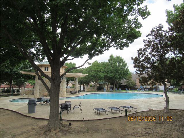 4100 Woodland Trail, Carrollton, TX 75007