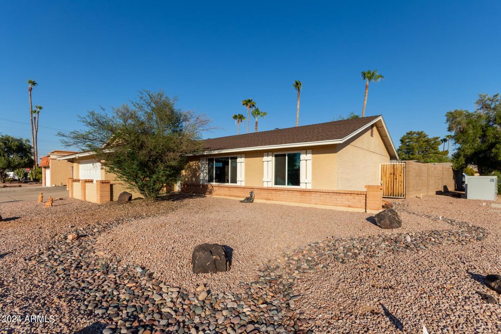 2705 W SUMMIT Place, Chandler, AZ 85224 — photo 3