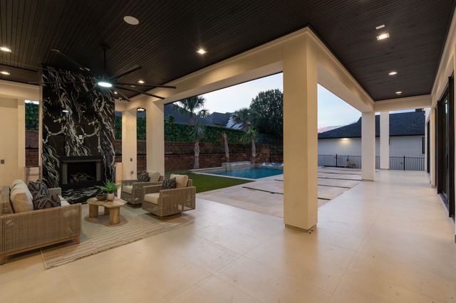 23111 Vista De Tres Lagos Drive, Spring, TX 77389