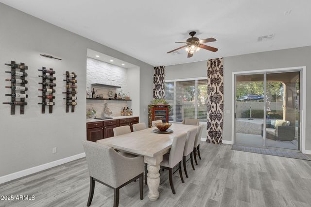 10226 E LAKEVIEW Avenue, Mesa, AZ 85209