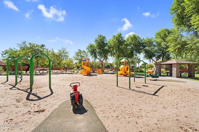 10226 E LAKEVIEW Avenue, Mesa, AZ 85209