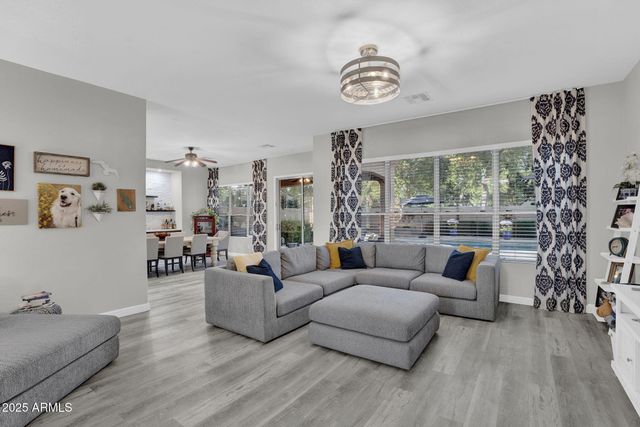 10226 E LAKEVIEW Avenue, Mesa, AZ 85209