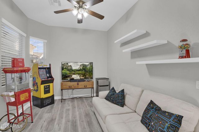 10226 E LAKEVIEW Avenue, Mesa, AZ 85209