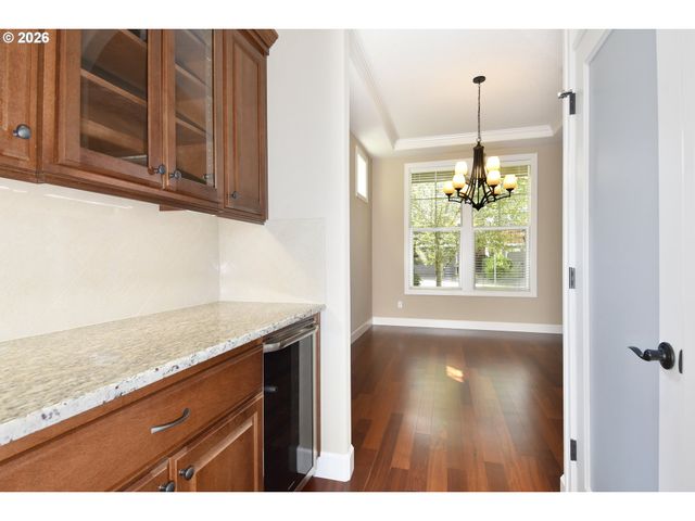15325 Nw DOMINION Dr, Portland, OR 97229