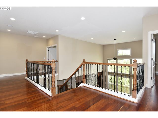 15325 Nw DOMINION Dr, Portland, OR 97229