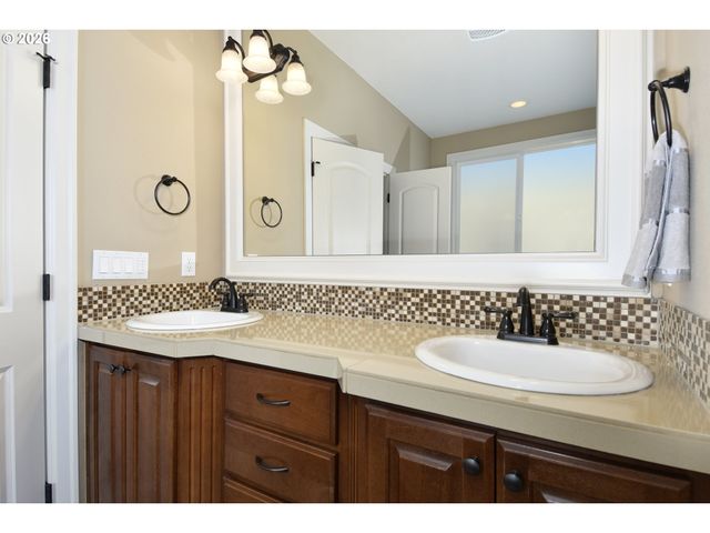 15325 Nw DOMINION Dr, Portland, OR 97229