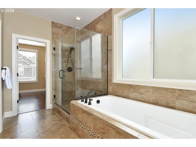 15325 Nw DOMINION Dr, Portland, OR 97229