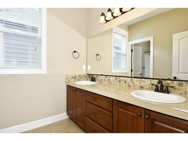 15325 Nw DOMINION Dr, Portland, OR 97229