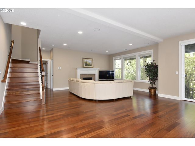 15325 Nw DOMINION Dr, Portland, OR 97229