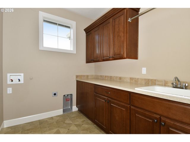 15325 Nw DOMINION Dr, Portland, OR 97229