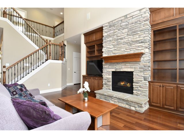 15325 Nw DOMINION Dr, Portland, OR 97229