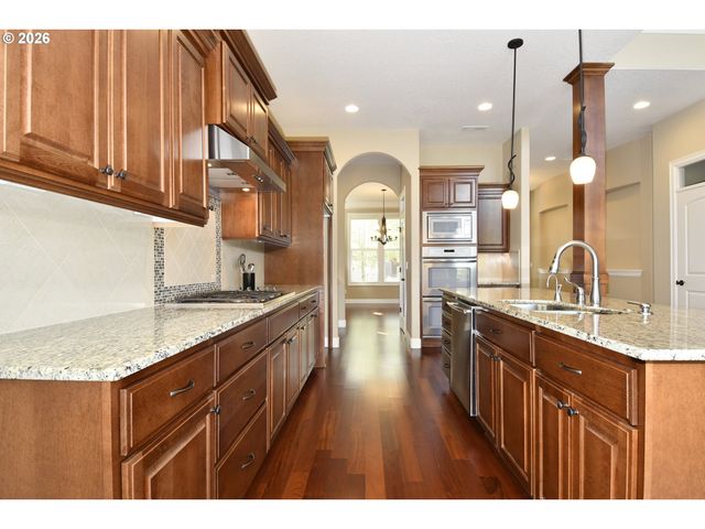 15325 Nw DOMINION Dr, Portland, OR 97229