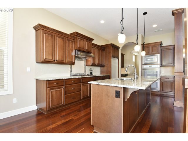 15325 Nw DOMINION Dr, Portland, OR 97229
