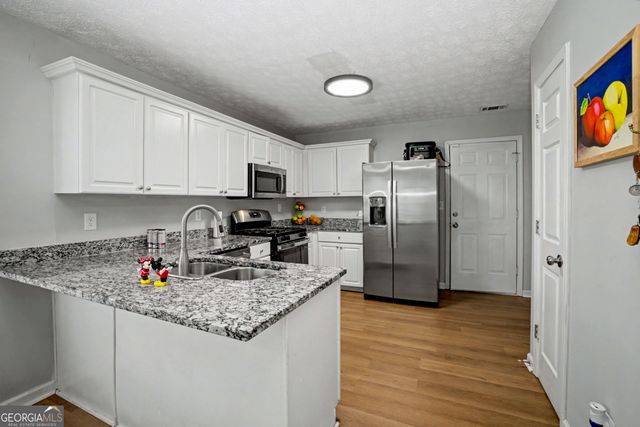 140 N Oakland Circle, Mcdonough, GA 30253