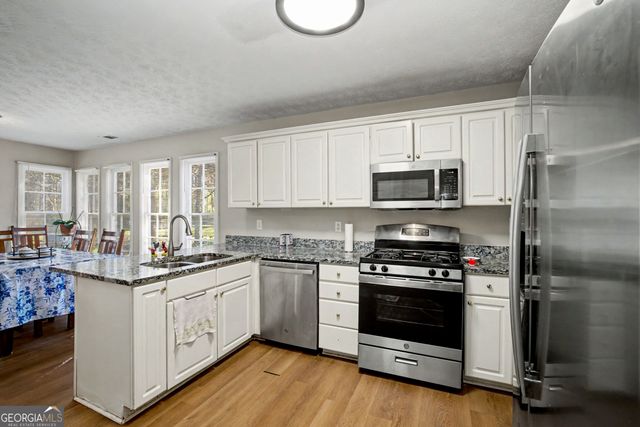 140 N Oakland Circle, Mcdonough, GA 30253