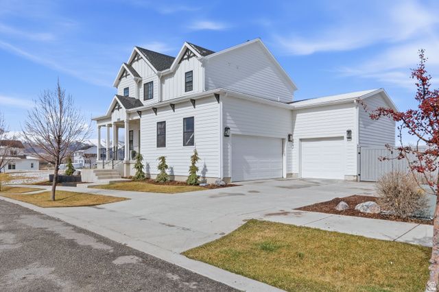 724 W 50 N, Hyrum, UT 84319