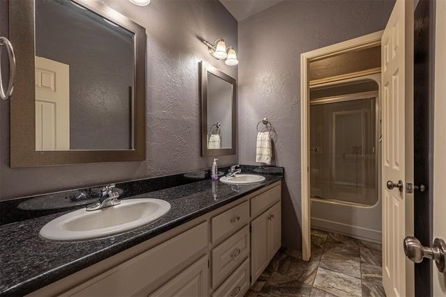 12920 Hedy Avenue, Newalla, OK 74857