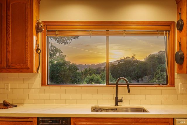 175 Grandview Ave, Novato, CA 94945