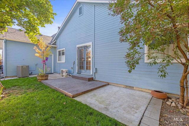 2885 N. Rough Stone Way, Meridian, ID 83646