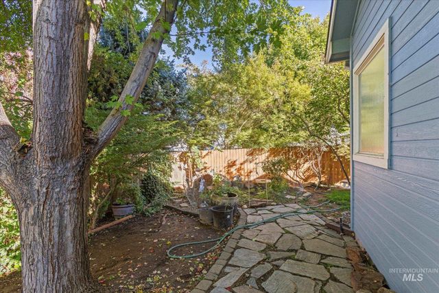 2885 N. Rough Stone Way, Meridian, ID 83646