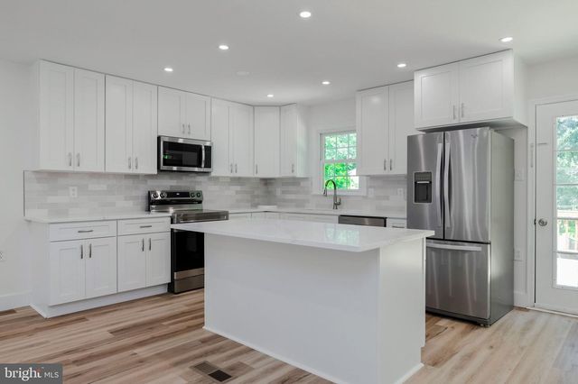 12703 LOCKLEVEN LN, Woodbridge, VA 22192