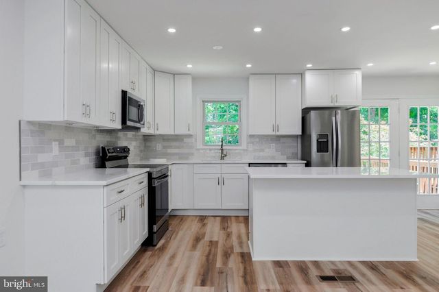 12703 LOCKLEVEN LN, Woodbridge, VA 22192